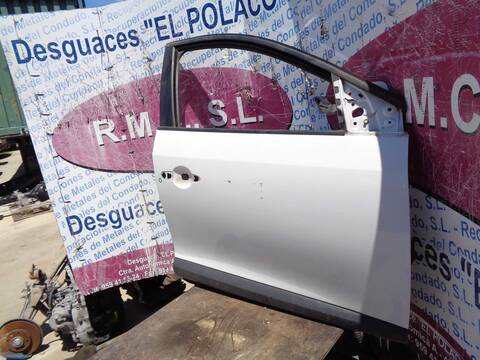 Foto 4ª: Puerta Delantera Derecha Renault Fluence LIMITED 110CV 81KW [K9K J8] (2011)