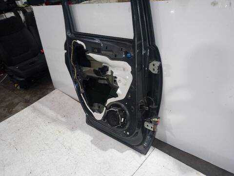 Foto 3ª: Puerta Trasera Izquierda Peugeot 3008 STYLE 114CV (2009)