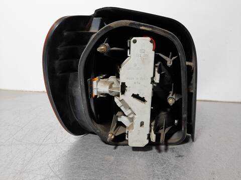 Foto 2ª: Piloto Trasero Derecho Volkswagen Polo CONCEPT BERLINA 50CV 37KW [AER] (1997)