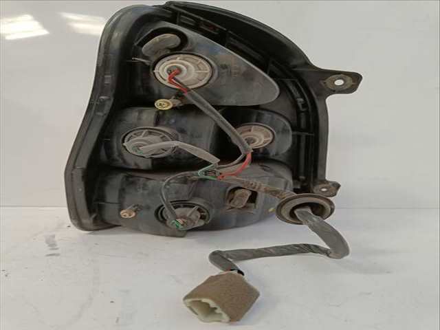 Foto 2ª: Piloto Trasero Derecho Kia Carnival TD LS TRAVEL 126CV 93KW (2000)
