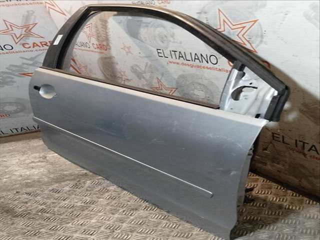 Foto 2ª: Puerta Delantera Derecha Volkswagen Polo CONCEPTLINE 64CV 47KW (2001)
