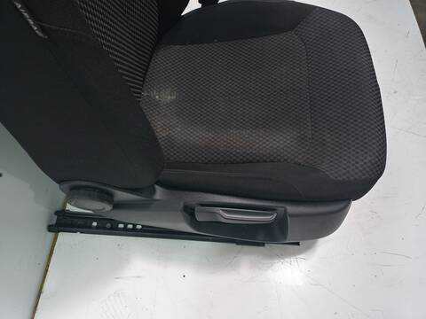 Foto 2ª: Asiento Delantero Derecho Volkswagen Passat ADVANCE BLUEMOTION 105CV 77KW [CAYC] (2011)