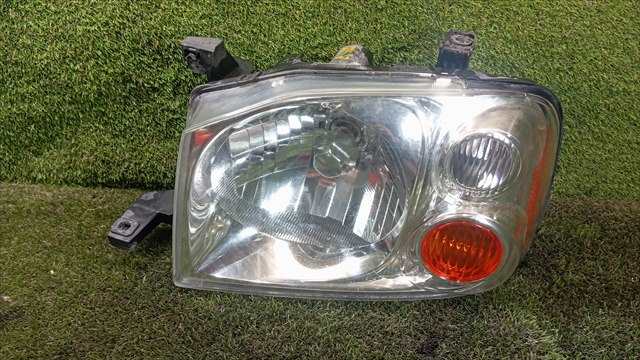Faro Izquierdo Nissan Navara 2.5 TD D22 133CV 4X4