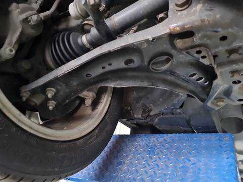 Brazo Suspension Delantero Derecho Seat Leon 1.6 TDI 115CV 85KW
