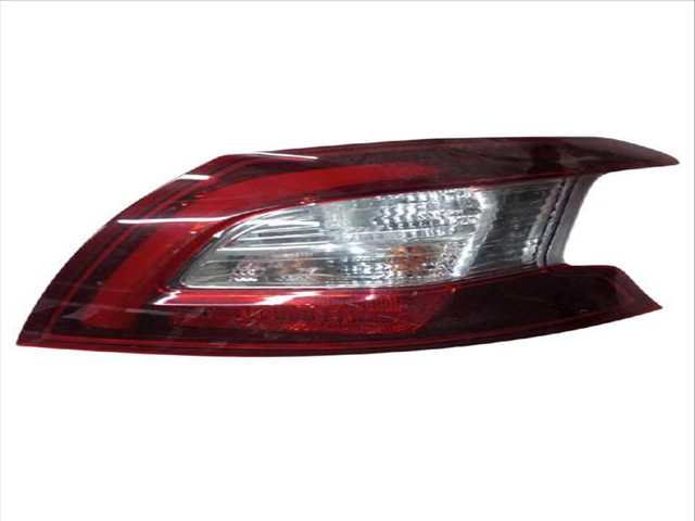 Foto 2ª: Piloto Trasero Derecho Peugeot 308 1.6 HDI - BLUEHDI 115 (2013)