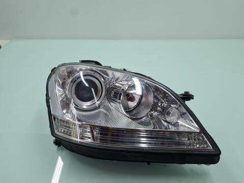 Foto 1ª: Faro Derecho Mercedes Clase ML 320 3.0 CDI W164) 224CV 165KW 164.122) [OM642940] (2006)