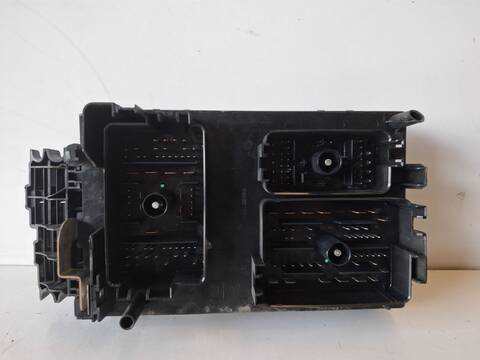 Foto 2ª: Caja Reles Fusibles Opel Astra COSMO 1.6 16V 116CV (2009)