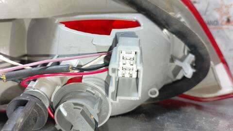 Foto 3ª: Piloto Portón Derecho Ford Focus TREND 95CV 70KW [T3DA] (2013)