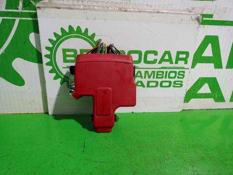 Foto 3ª: Caja Reles Fusibles Citroen C4 EXCLUSIVE AUT. 109CV [9HZDV6TED4] (2006)