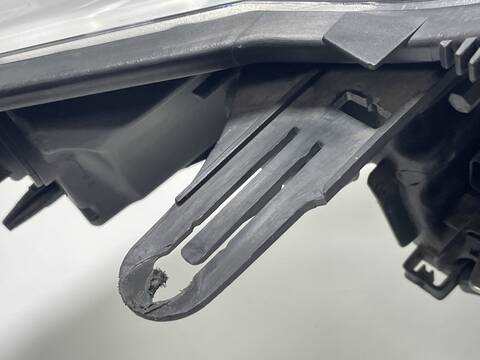 Foto 3ª: Faro Izquierdo Renault Megane K4M858 III COUPE (2010)