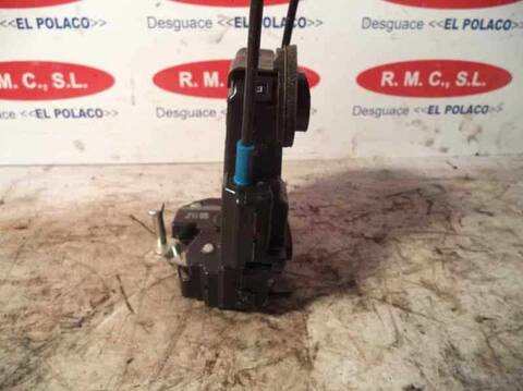 Foto 3ª: Cerradura Puerta Trasera Derecha Toyota Auris 1.4 TD CAT 90CV 66KW [1ND] (2009)