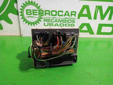 Foto 3ª: Caja Reles Fusibles Ford Focus TREND 101CV [FFDA] (1998)