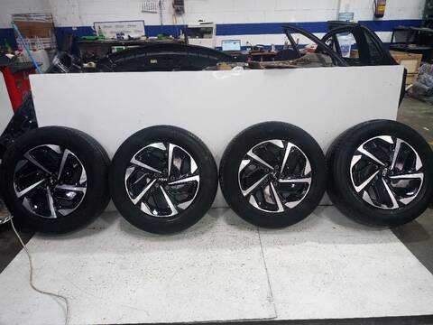 Juego LLantas Kia Sportage DRIVE 149CV