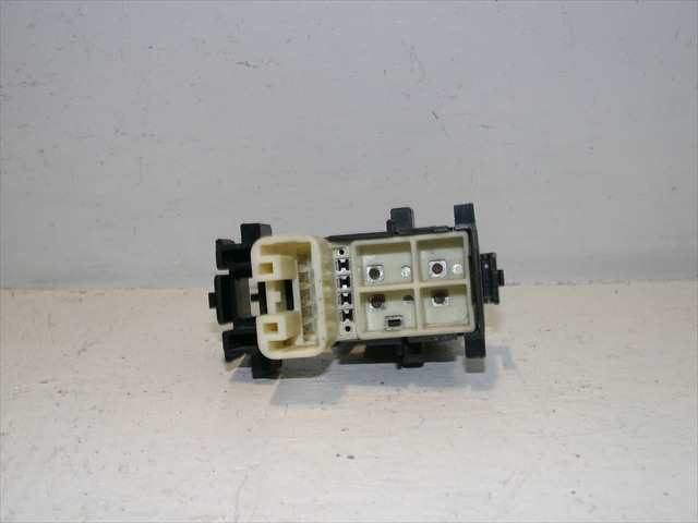 Foto 3ª: Botonera Elevalunas Toyota Yaris 1.4 D 2006-2011 [1ND] (2009)