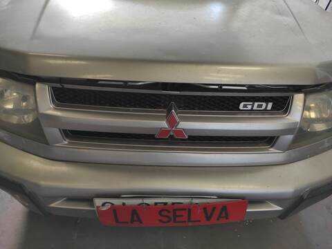 Rejilla Delantera Mitsubishi Montero 4G93