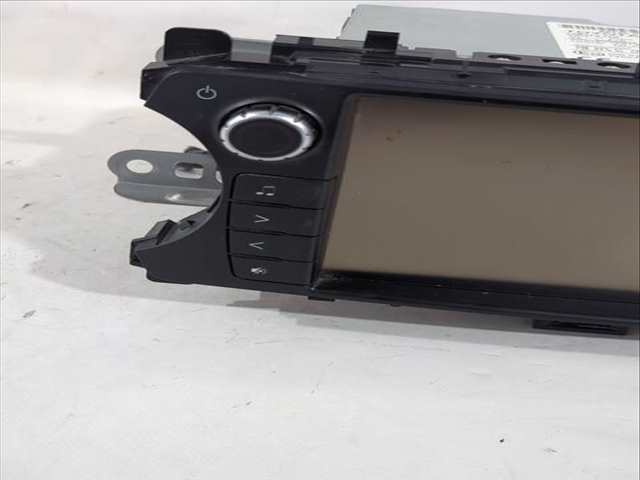 Foto 2ª: Pantalla Multifuncion Toyota Yaris 1.5 NSP131_) 112CV 82KW [2NR-FKE] (2017)