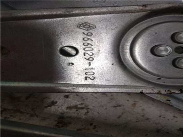 Foto 3ª: Elevalunas Eléctrico Delantero Derecho Renault Scenic 1.5 DYNAMIQUE [1.5 LTR. - 81 KW DCI DIESEL FAP] [K9K 837]