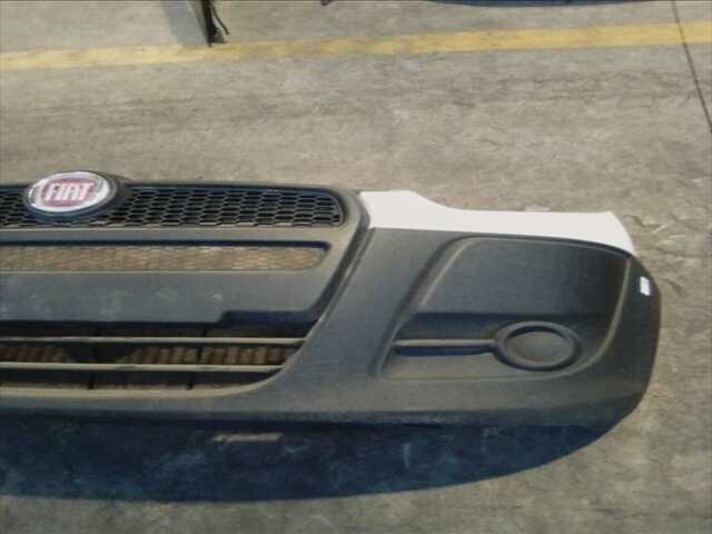 Foto 2ª: Paragolpes Delantero Fiat Doblo 1.3 JTD [1248 CC (1.3 LTR) 90CV/66KW (199A3000)] (2012)