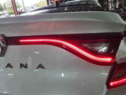 Foto 3ª: Piloto Portón Derecho Renault Arkana TECHNO 140CV 103KW [H5HE4] (2023)