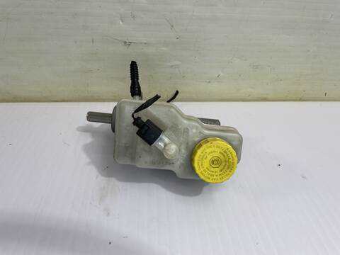 Foto 2ª: Bomba Freno Volkswagen Polo ADVANCE BLUEMOTION 90CV 66KW [CUSB] (2014)