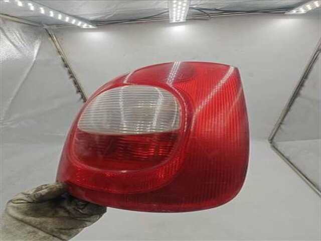 Foto 2ª: Piloto Trasero Derecho Citroen Xsara 2.0 HDI [2.0 LTR. - 66 KW HDI CAT (RHY - DW10TD)] [RHY / DW10TD]
