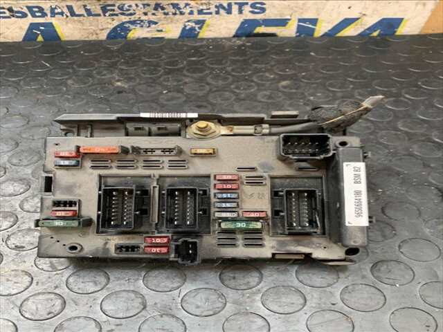 Caja Reles Fusibles Peugeot 206 1.4 8V75CV/55KW 0CV