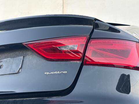 Foto 2ª: Piloto Portón Derecho Audi A3 CRB (2013)