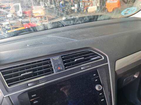 Foto 2ª: Salpicadero Volkswagen Tiguan ADVANCE 4MOTION 150CV 110KW [DFGA] (2020)