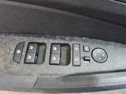 Botonera Elevalunas Kia Sportage CONCEPT 149CV 110KW