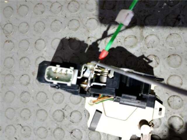 Foto 2ª: Cerradura Puerta Delantera Derecha Bmw Serie 5 518 2.5 525TDS [2.5 LTR. - 105 KW TURBODIESEL CAT] [M51 D25 (25 6 T1)]