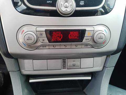 Foto 4ª: Mando Climatizador Ford Focus AMBIENTE D) BERLINA 90CV 66KW [HHDA] (2011)