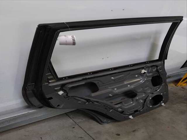 Puerta Trasera Izquierda Ssangyong Rexton 155 CV 114KW