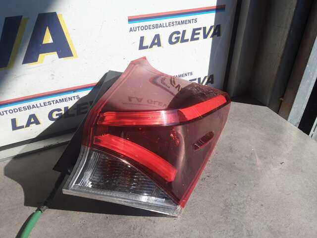 Piloto Trasero Derecho Toyota Auris 1.8 16V HIBRID 99CV 0CV