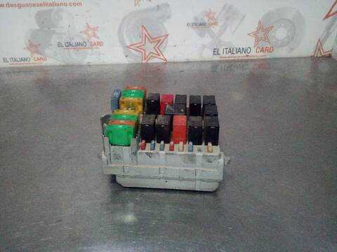 Foto 3ª: Caja Reles Fusibles Iveco Daily CAJA CERRADA 35C... BATALLA 3000L 126CV 93KW [F1AE0481V*A] (2010)