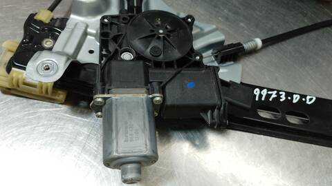 Foto 3ª: Elevalunas Eléctrico Delantero Derecho Opel Zafira SELECTION 140CV 103KW [A14NET] (2013)