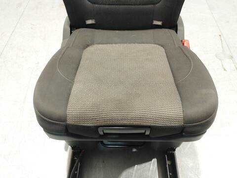 Foto 3ª: Asientos Traseros Volkswagen Sharan 200CV 147KW (2010)