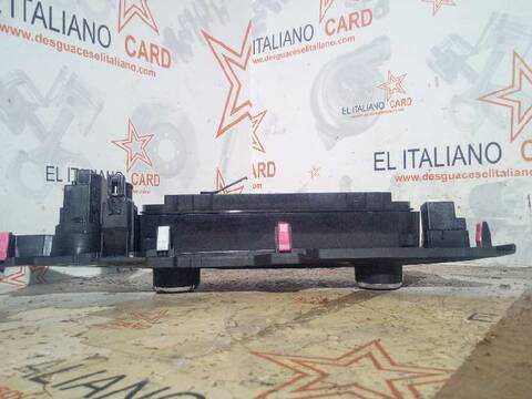 Foto 4ª: Mando Climatizador Toyota Yaris HYBRID ACTIVE 101CV 74KW [1NZ] (2019)