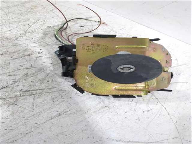 Foto 3ª: Cerradura Maletero Portón Ford Focus 1.8 TDCI 100CV [FFDA] (1998)