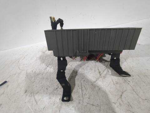 Foto 3ª: Caja Reles Fusibles Bmw Serie 1 120 D E87) [N47 D20 A,N47 D20 C] (2007)