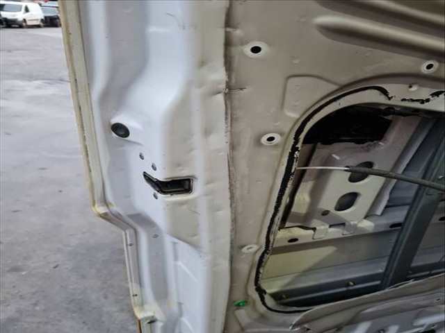 Foto 3ª: Puerta Delantera Izquierda Mercedes Sprinter 310/313/316 CDI 906.631/633/635/637) 95CV 70KW CAJA CERRADA [651955] (2014)