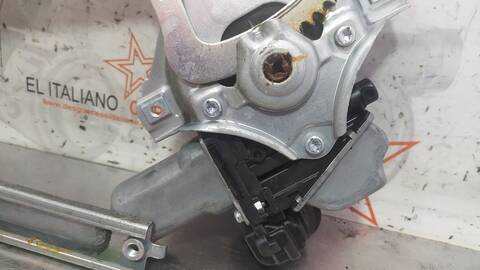 Foto 3ª: Elevalunas Eléctrico Delantero Izquierdo Toyota Yaris ACTIVE 90CV 66KW [1NDTV] (2014)