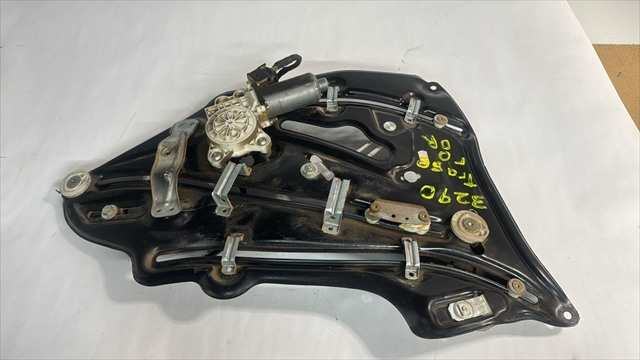 Foto 1ª: Elevalunas Eléctrico Trasero Derecho Mercedes Clase CLK 320 3.2 GASOLINA [M 112.955] (2003)