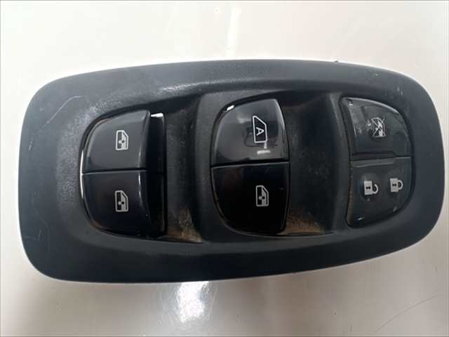 Botonera Elevalunas Renault Kadjar 1.6 DCI