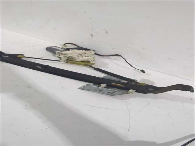 Foto 3ª: Elevalunas Manual Trasero Izquierdo Seat Leon 1.9 TDI 105CV [BKC BLS BXE] (2005)