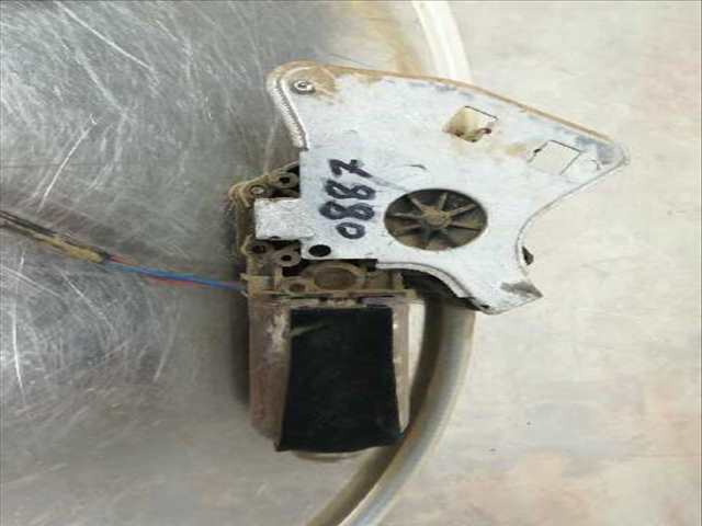 Foto 2ª: Elevalunas Manual Trasero Izquierdo Opel Frontera ARIZONA 101CV 74KW [23DTR] (1992)