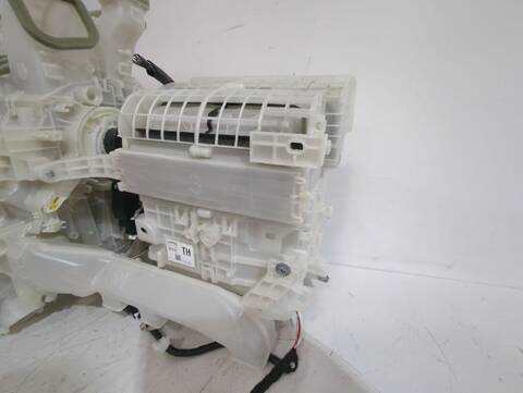 Foto 3ª: Calefacción Toyota Rav4 2.0 MXAA52) 175CV [M20A-FKS] (2018)