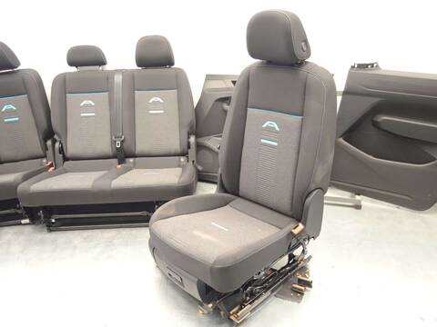 Foto 3ª: Asientos Traseros Ford Tourneo 2.0 ECOBLUE 4WD 122CV 90KW [DTRD] (2024)