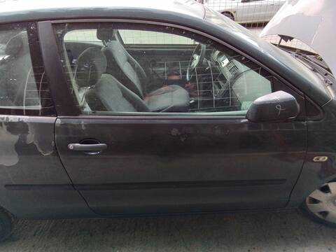 Foto 4ª: Puerta Delantera Derecha Volkswagen Polo 1.9 SDI 64CV 47KW [ASY] (2002)