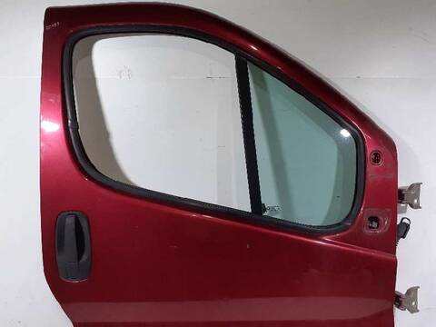 Foto 3ª: Puerta Delantera Derecha Renault Trafic 27 CN COMBI6 ACRISTALADO PARCIAL 146CV 107KW [G9UB6] (2007)