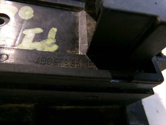 Foto 4ª: Botonera Elevalunas Audi A6 2.5 TDI 1997-2004 [AKE] (2003)